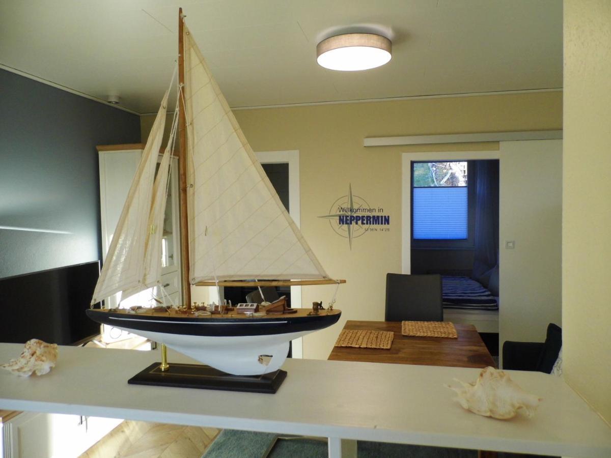 Ferienwohnung Seerose Neppermin エクステリア 写真