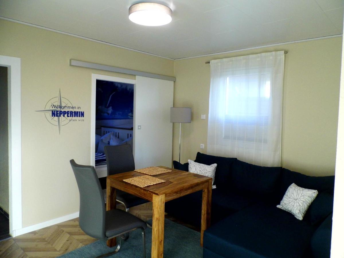 Ferienwohnung Seerose Neppermin エクステリア 写真