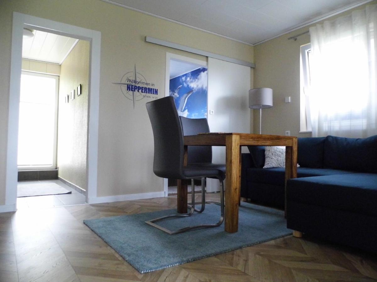 Ferienwohnung Seerose Neppermin エクステリア 写真